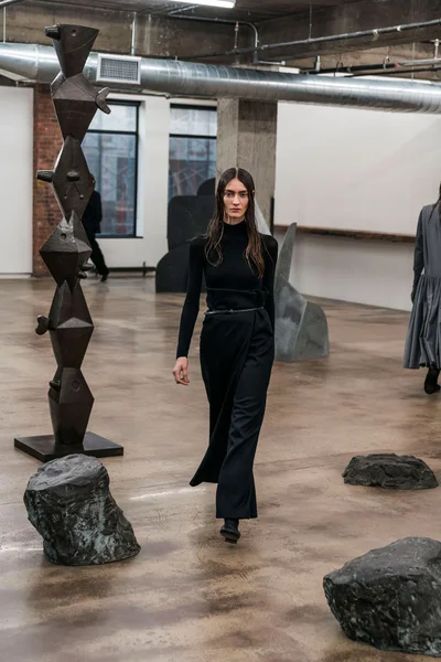 Look 28